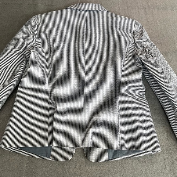[6]Ann Taylor Navy and White Striped Cotton Blend Light Blazer - Picture 8 of 12